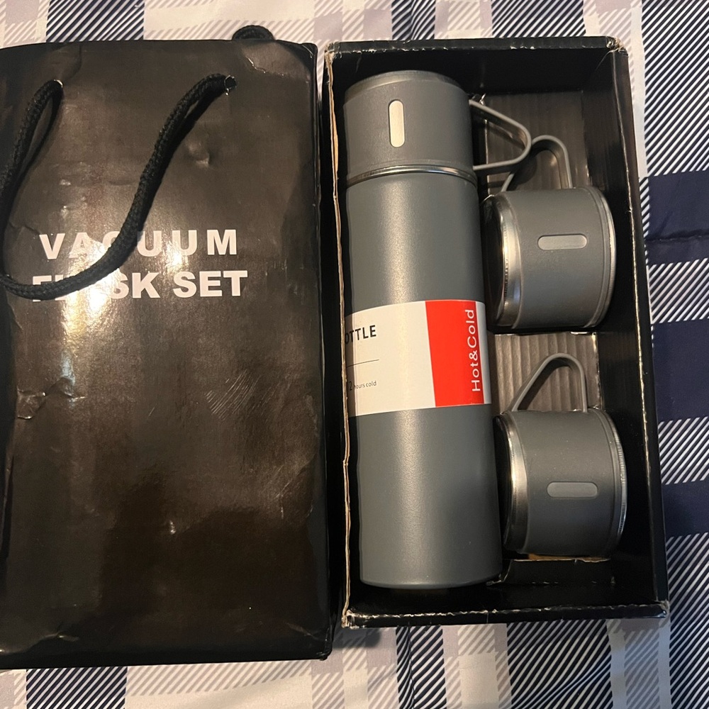 Gray Vacuum Flask Set